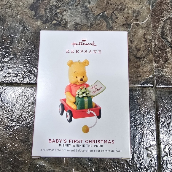 Hallmark keepsake disney Winnie the pooh babys first Christmas 2019 - Picture 1 of 7